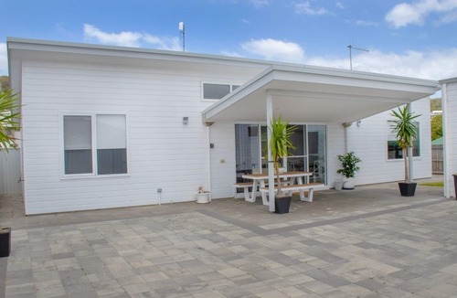 Middleton Beach House | Welcome to Bay Belle - Binalup