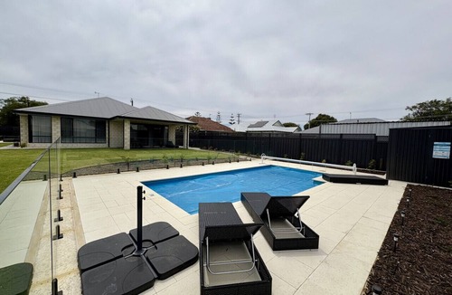 Busselton House | Welcome to Sunset Shores