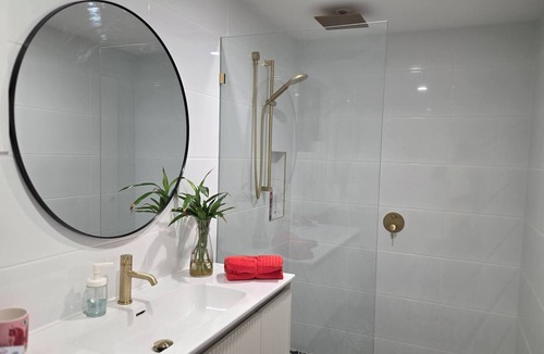 Mango Hill Apartment | Welcoming Home in Quiet Mango Hill Location