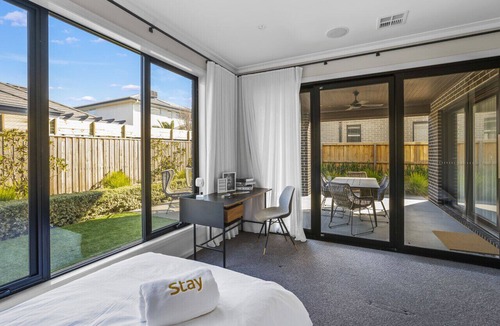 Werribee House | Werribee Gem Luxe Home Family Getaway 6Bed Netflix