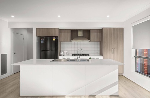 Werribee House | Werribee Nature Sounds：4B Family Getaway 2Garage