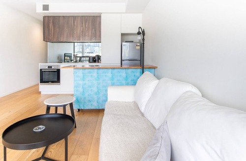 West Melbourne Apartment | West Melbourne Skyline Escape