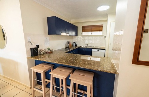 Point Lookout Apartment | Whale Watch Unit 6 – Beachfront Bliss with Ocean Views