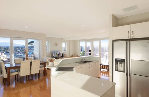 Narooma Apartment | Wharf Apartment Unit 11
