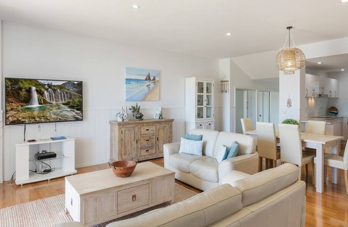 Narooma Apartment | Wharf Apartment Unit 5