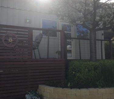 Bicheno Bed & Breakfast | Wheel House Studio