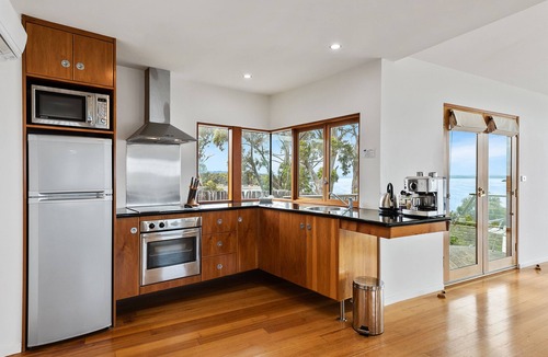 Strahan Apartment | Wheelhouse Apartments