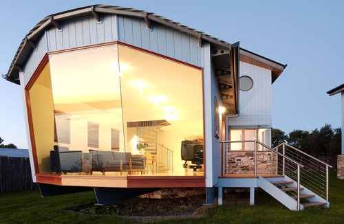 Strahan Apartment | Wheelhouse Apartments