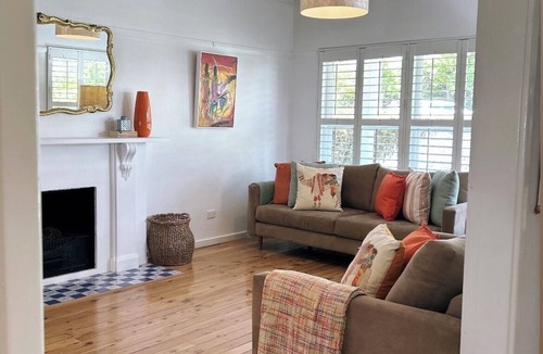Dubbo House | Where all the cool cats stay! Super cool home in the best part of Dubbo!