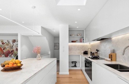 McMahons Point House | Where contemporary meets North Sydney waterside!