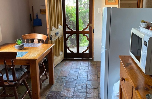 Rivoli Bay Bed & Breakfast | Whispering Pines- The Cottage BnB