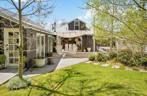 Glenroi House | 'White Birch' - Sophisticated 4 Bedroom Home