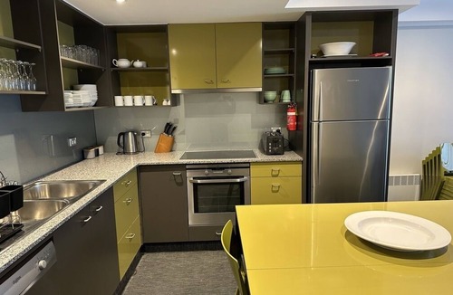 Hotham Heights House | White Crystal 210- ski-in ski-out