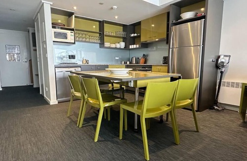 Hotham Heights Apartment | White Crystal 210
