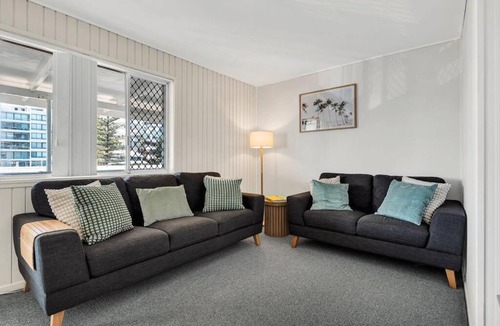 Currumbin Apartment | White Dolphin, Unit 7