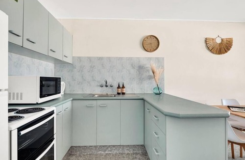 Currumbin Apartment | White Dolphin, Unit 7
