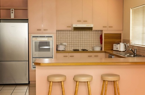 West Mackay Hotel | White Lace Motor Inn