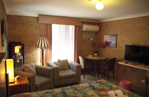 Armidale Hotel | White Lanterns Motel