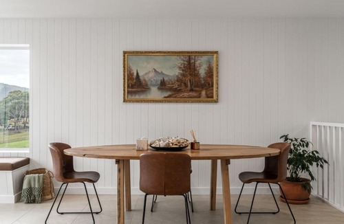 Bicheno House | White Pebble