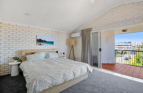 Kings Beach Apartment | Whitecaps Resort Unit 4, 44 Edmund Street, KIngs B