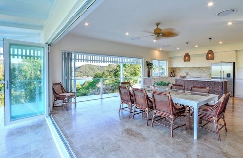 Hamilton Island House | Whitehaven House