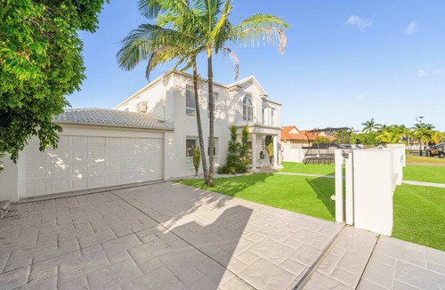 Robina House | Whitesands by Aryve | Robina