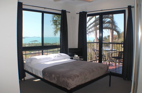 Cannonvale Hotel | Whitsundays Rainforest Retreat