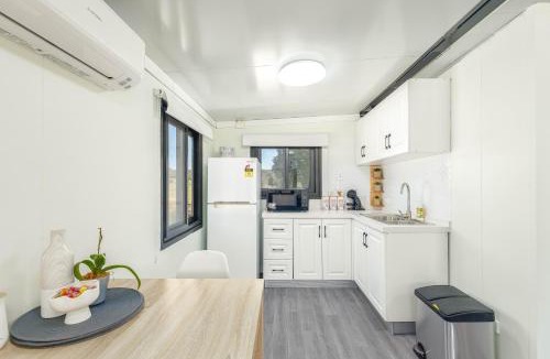 North Deep Creek House | Widgereedoo Farm. Vineyard views. Peaceful retreat.