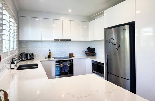 Denhams Beach House | WiFi * Beaches * Coastal Trail * Munjip Retreat