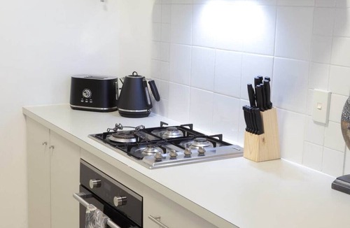 South Brisbane Apartment | Wild Luxe Beach Front Escape- 1 min walk Southbank