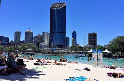 South Brisbane Apartment | Wild Luxe Beach Front Escape- 1 min walk Southbank