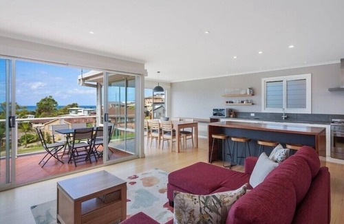 Tathra House | Wild Views - Sweeping Ocean & Forest Views
