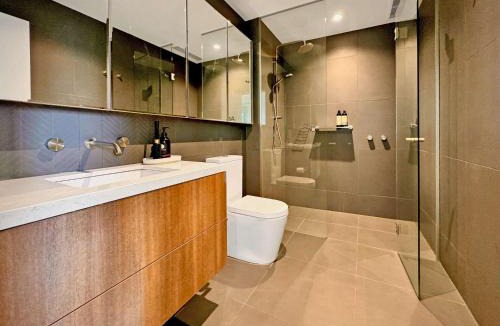 Williamstown Apartment | Williamstown Apartment Balcony, Parking & Views