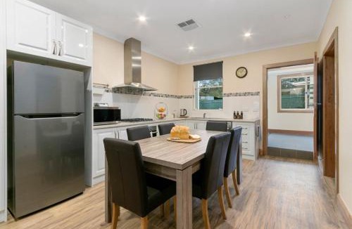 Williamstown House | Williamstown Bed and Breakfast