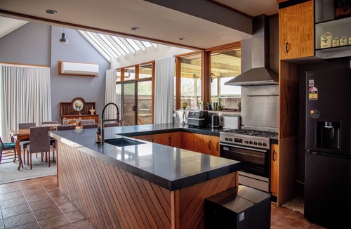 Paringa House | Willow Lodge Retreat – Murray Riverside Escape - Private Boat Ramp and Mooring