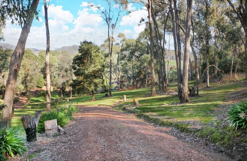 Macs Cove House | Willowbend - private oasis on 4 acres with direct access to Lake Eildon.
