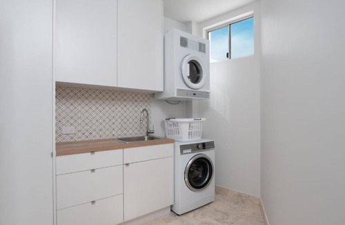 Dicky Beach House | Wilson Ave Unit 2, 16