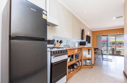 Lancelin Apartment | Windsurfer Beach Chalet 1 - No frills holiday vibe
