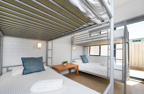 Lancelin Apartment | Windsurfer Beach Chalet 4