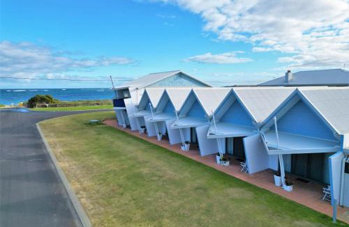 Lancelin Apartment | Windsurfer beach Chalet 1