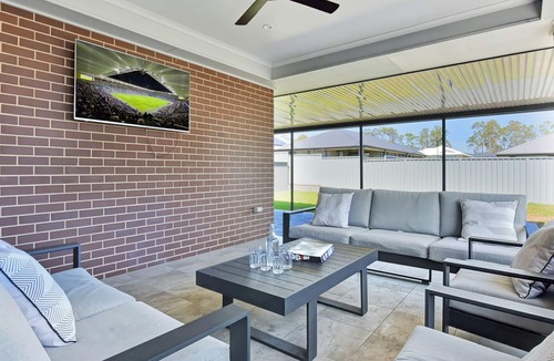 Cessnock House | Winery Rest at Turnberry Hunter Valley - 5 minutes to vineyards.