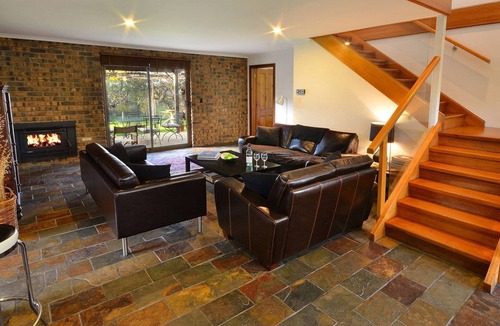 Flaxman Valley House | Wings Barossa Bird & Bush Retreat