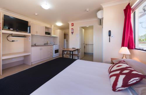 Norman Gardens Hotel | Winter Sun Motel