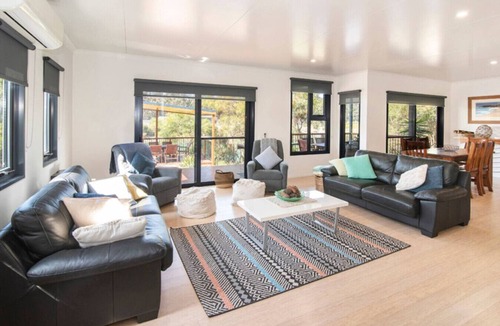 Wilyabrup Ski Chalet | Wirraway Luxury Chalet | Lake Views | Private Gardens