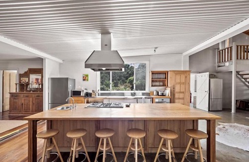 Wilyabrup House | Wisteria Vines Estate - Rustic Elegance by the Coast