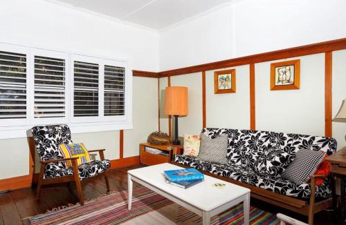 Tea Gardens House | Witts Oasis Two traditional Tea Gardens cottages