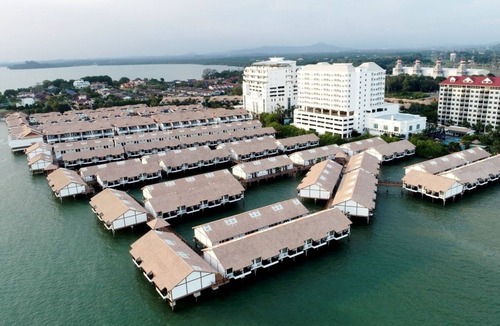Taman Tanjung Hotel | Wonderland Private Chalet Port Dickson