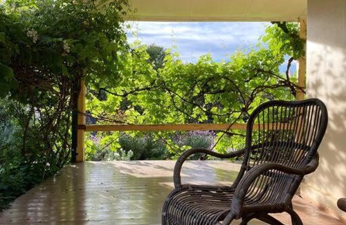 Parkes House | Wonga - A secluded oasis in the heart of Parkes