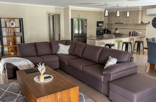 Yarrawonga House | Woodlands Waterside Retreat