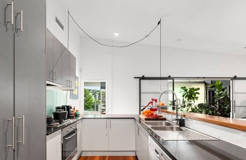 Bowen Hills Apartment | Work & Play @ Valleyhome
